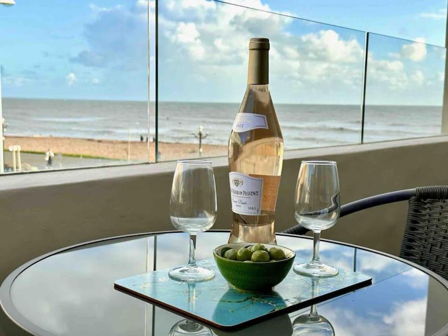 House By The Sea, Casa de Férias Worthing